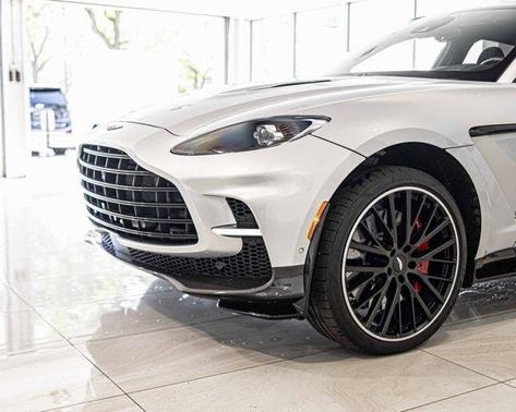 2023 Aston Martin DBX 707