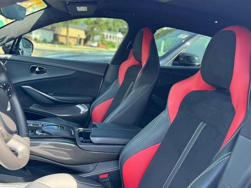 2023 Aston Martin DBX 707
