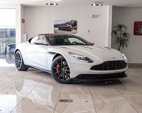 Lunar White 2018 Aston Martin DB11 V12