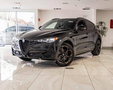 2025 Alfa Romeo Stelvio Base