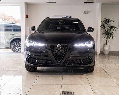 2025 Alfa Romeo Stelvio Base