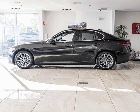 2017 Alfa Romeo Giulia Base