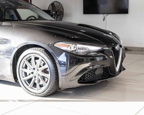 2017 Alfa Romeo Giulia Base