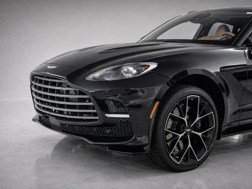 Jet Black 2026 Aston Martin DBX 707
