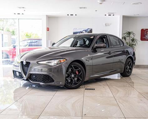 Vesuvio Gray Metallic 2022 Alfa Romeo Giulia Ti
