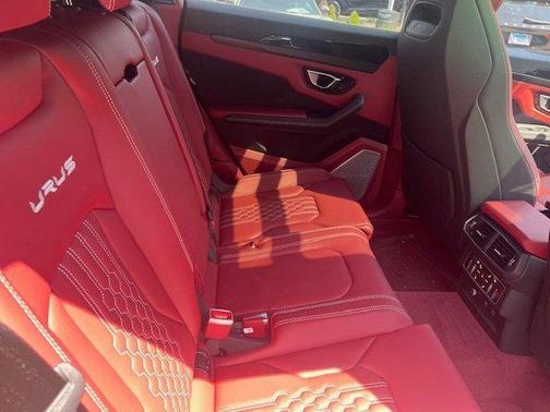 2024 Lamborghini Urus S