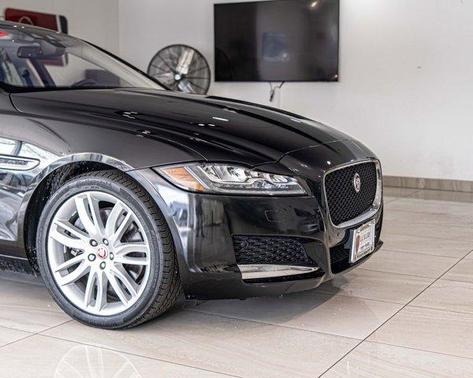 Ultimate Black 2017 Jaguar XF 35t Prestige