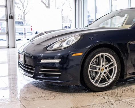 2016 Porsche Panamera 4