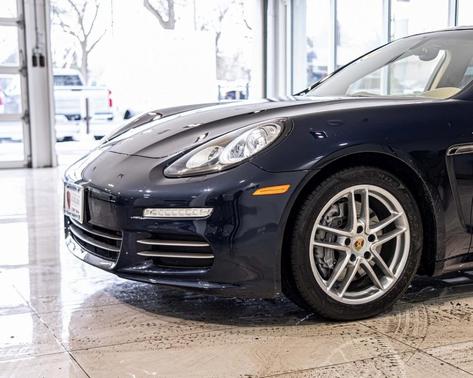 2016 Porsche Panamera 4