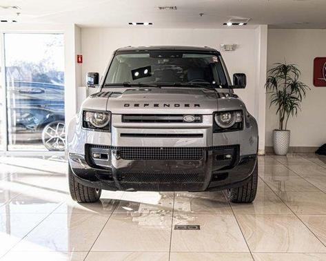 2024 Land Rover Defender P400 X-Dynamic SE