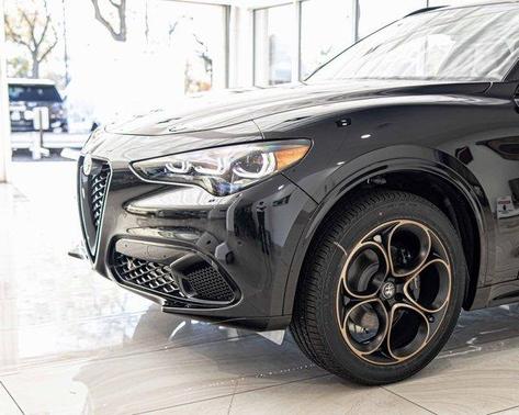 2025 Alfa Romeo Stelvio Base
