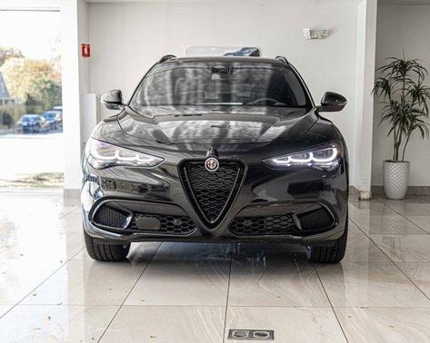 2025 Alfa Romeo Stelvio Base