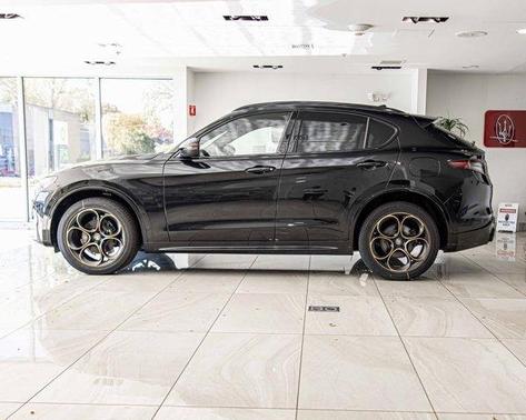 2025 Alfa Romeo Stelvio Base