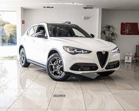 2025 Alfa Romeo Stelvio Base