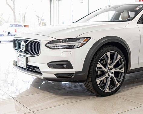 2023 Volvo V90 Cross Country B6 Ultimate