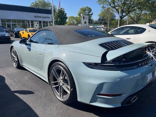 2025 Porsche 911 Carrera
