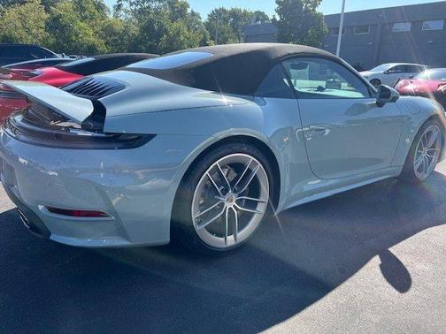 2025 Porsche 911 Carrera