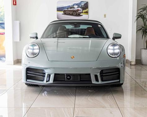2025 Porsche 911 Carrera