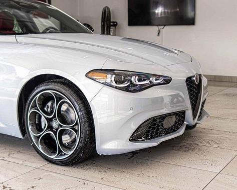2025 Alfa Romeo Giulia Base