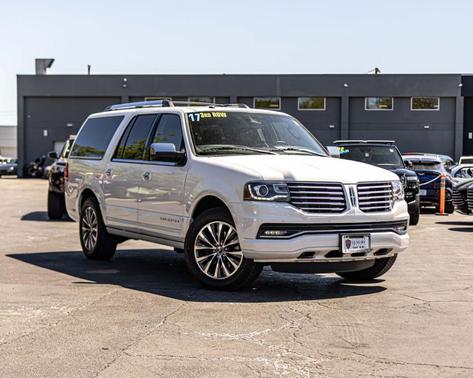White Platinum Clearcoat 2017 Lincoln Navigator L Select