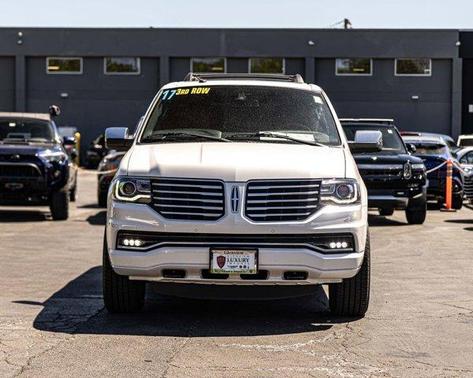 White Platinum Clearcoat 2017 Lincoln Navigator L Select