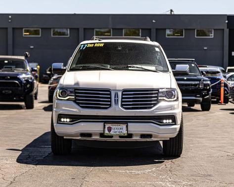 White Platinum Clearcoat 2017 Lincoln Navigator L Select