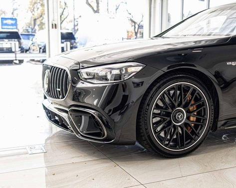 2025 Mercedes-Benz AMG S 63 E Base