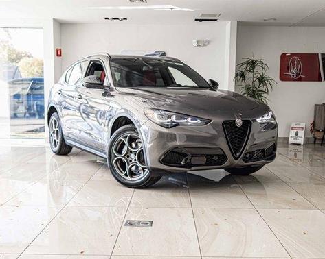 2025 Alfa Romeo Stelvio Base