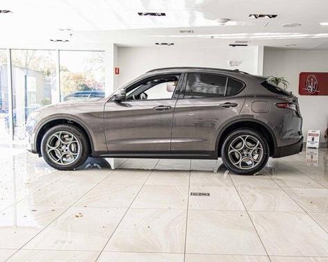2025 Alfa Romeo Stelvio Base