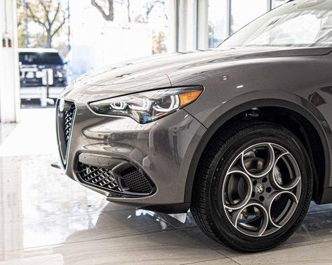 2025 Alfa Romeo Stelvio Base