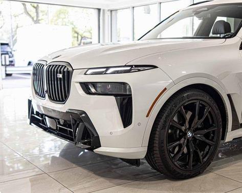 2025 BMW X7 M60i