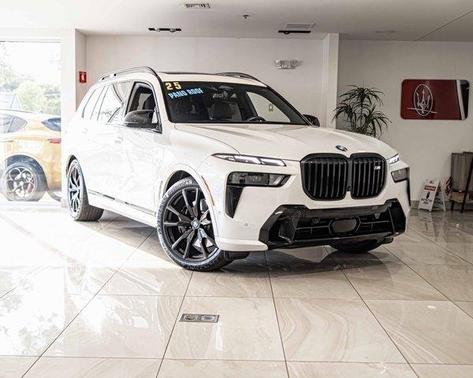 2025 BMW X7 M60i
