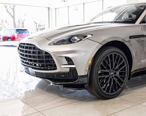 2025 Aston Martin DBX 707