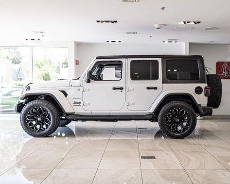 Bright White Clearcoat 2021 Jeep Wrangler Unlimited Sahara