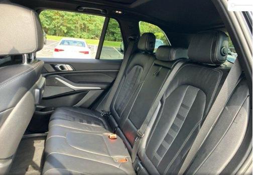 2021 BMW X5 M50i