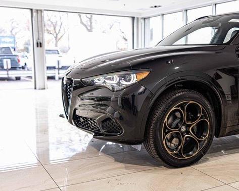 2025 Alfa Romeo Stelvio Base