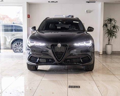 2025 Alfa Romeo Stelvio Base