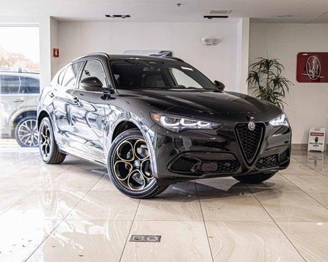 2025 Alfa Romeo Stelvio Base