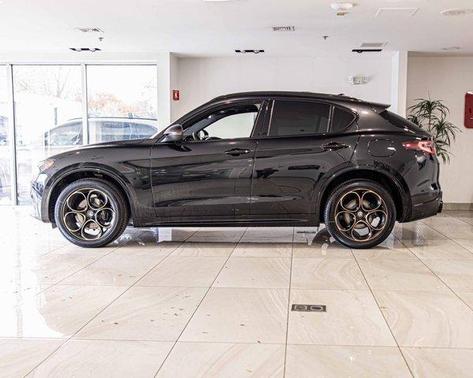 2025 Alfa Romeo Stelvio Base