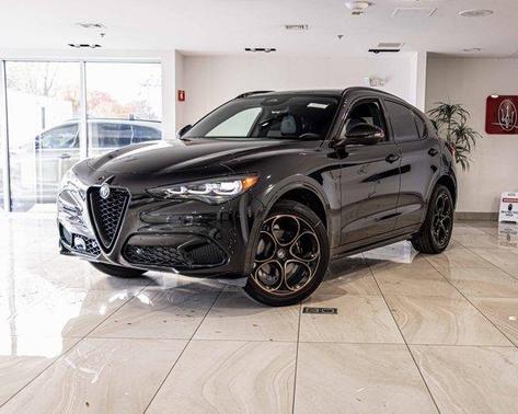 2025 Alfa Romeo Stelvio Base