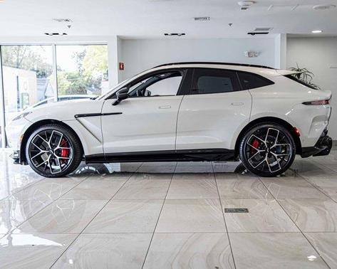 2025 Aston Martin DBX 707