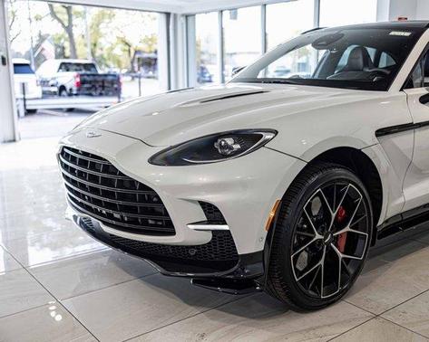 2025 Aston Martin DBX 707