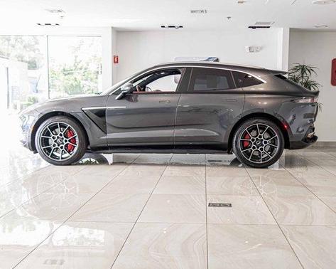 2021 Aston Martin DBX Base