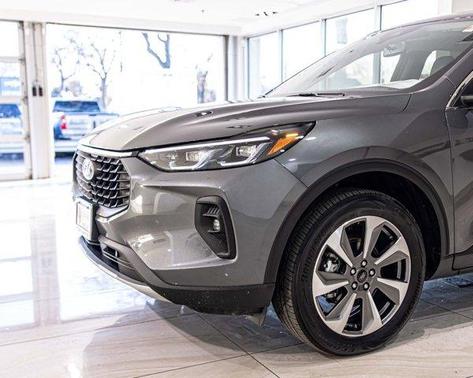 2025 Ford Escape Platinum