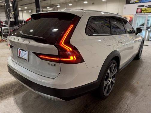 2023 Volvo V90 Cross Country B6 Ultimate