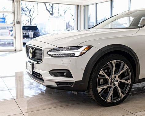 2023 Volvo V90 Cross Country B6 Ultimate