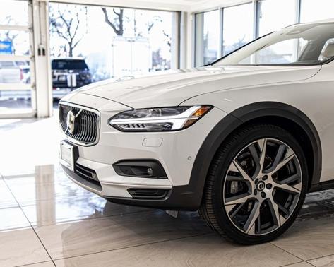2023 Volvo V90 Cross Country B6 Ultimate