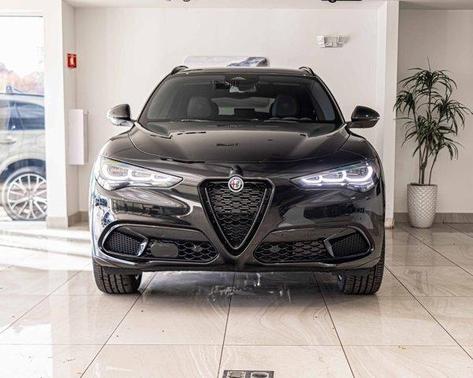 2025 Alfa Romeo Stelvio Base