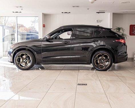 2025 Alfa Romeo Stelvio Base