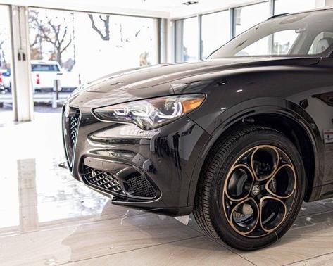 2025 Alfa Romeo Stelvio Base